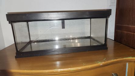 Zoo med low profile tank with mesh lid