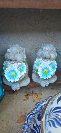 Solar figurines