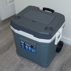 IGLOO MAXCOLD 62 Quart Latitude Roller Cooler (Model #: 34839)