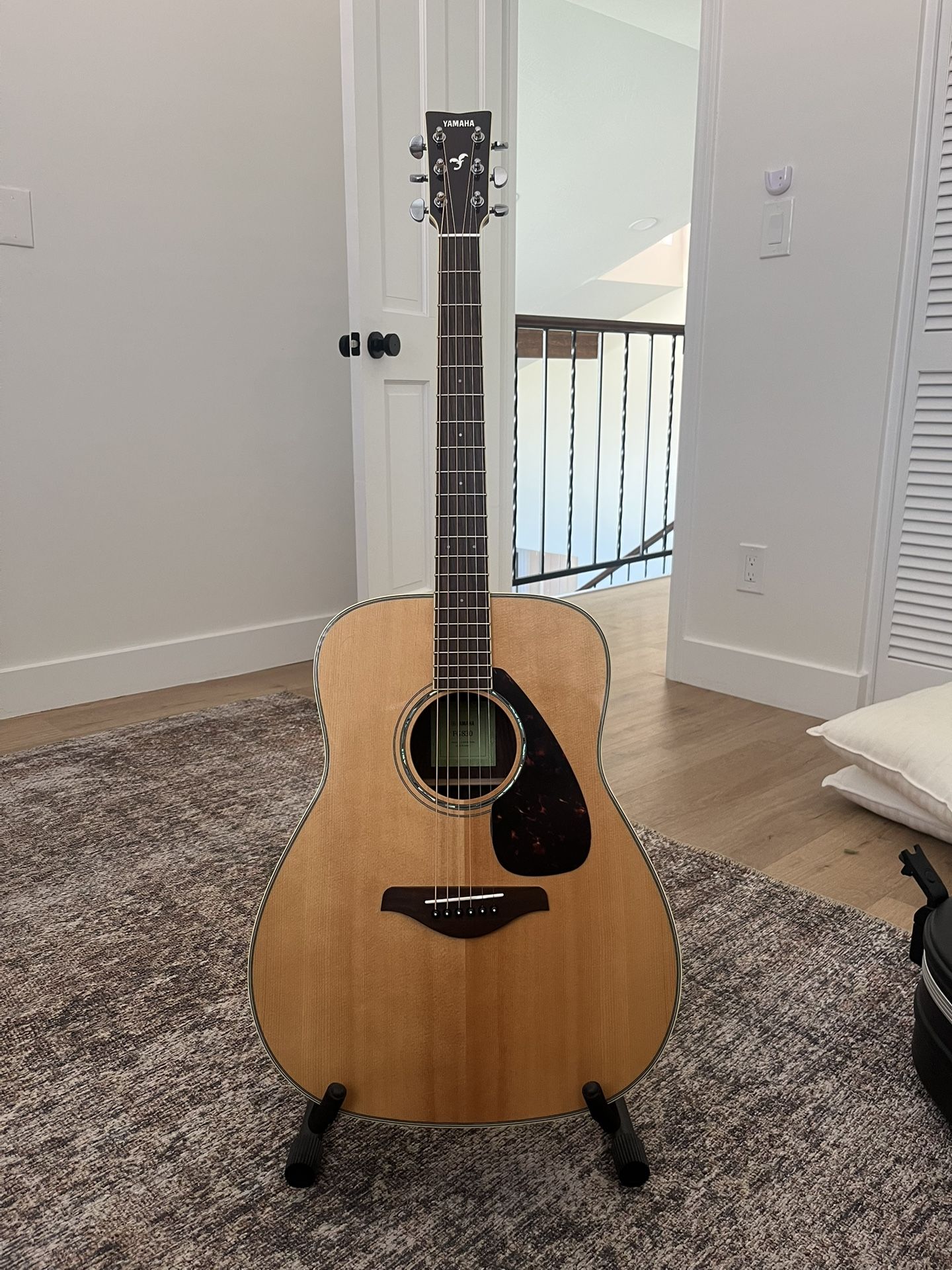 *Mint* Yamaha FG830 Solid Spruce Top, Rosewood Back And Sides