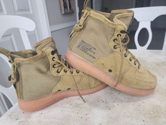 Nike AIR Force 1 Mid Suede Military Green size 10.5