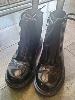 Dr. Martens Size 1 In Girls $,40 Firm