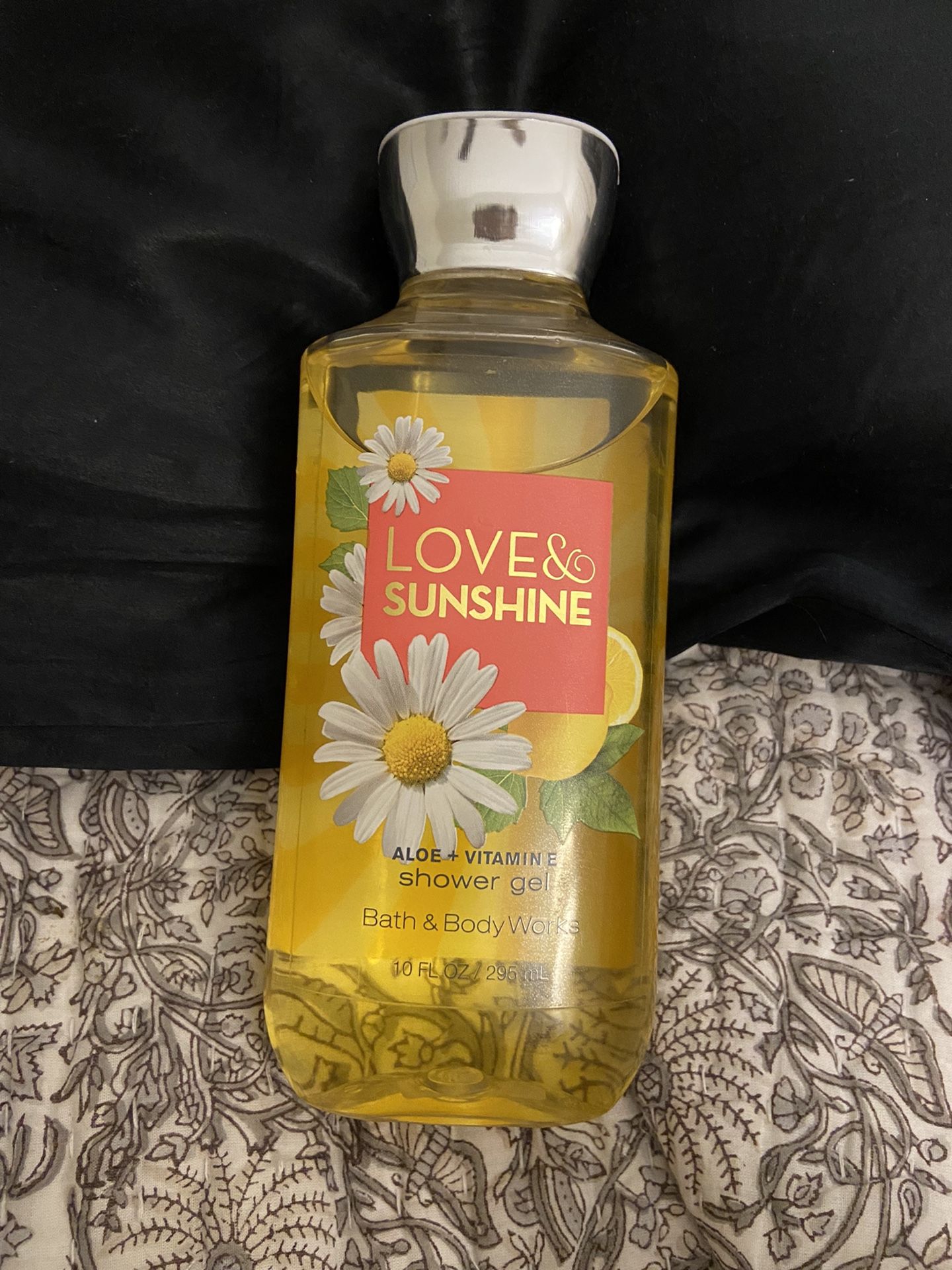 PRICE REDUCED! Bath & Body Works “Love and Sunshine” Shower Gel