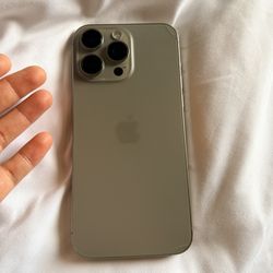 iPhone 15 Pro Max 512 GB storage