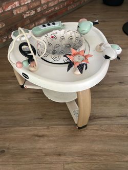 Tiny love stationary activity center