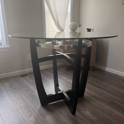 Glass Dinner Table 