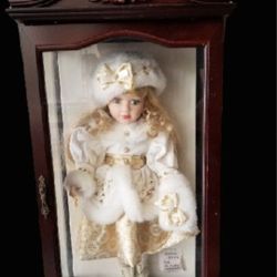 1999 Camellia Garden Collection 16" Doll