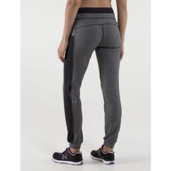 Lululemon Women’s Base Runner Tapered Jogger / Pant in Heathered Black (2)