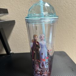 DISNEY CUPS 