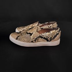 Women's Gold Snakeskin Steve Madden Shoes (Size 7.5)