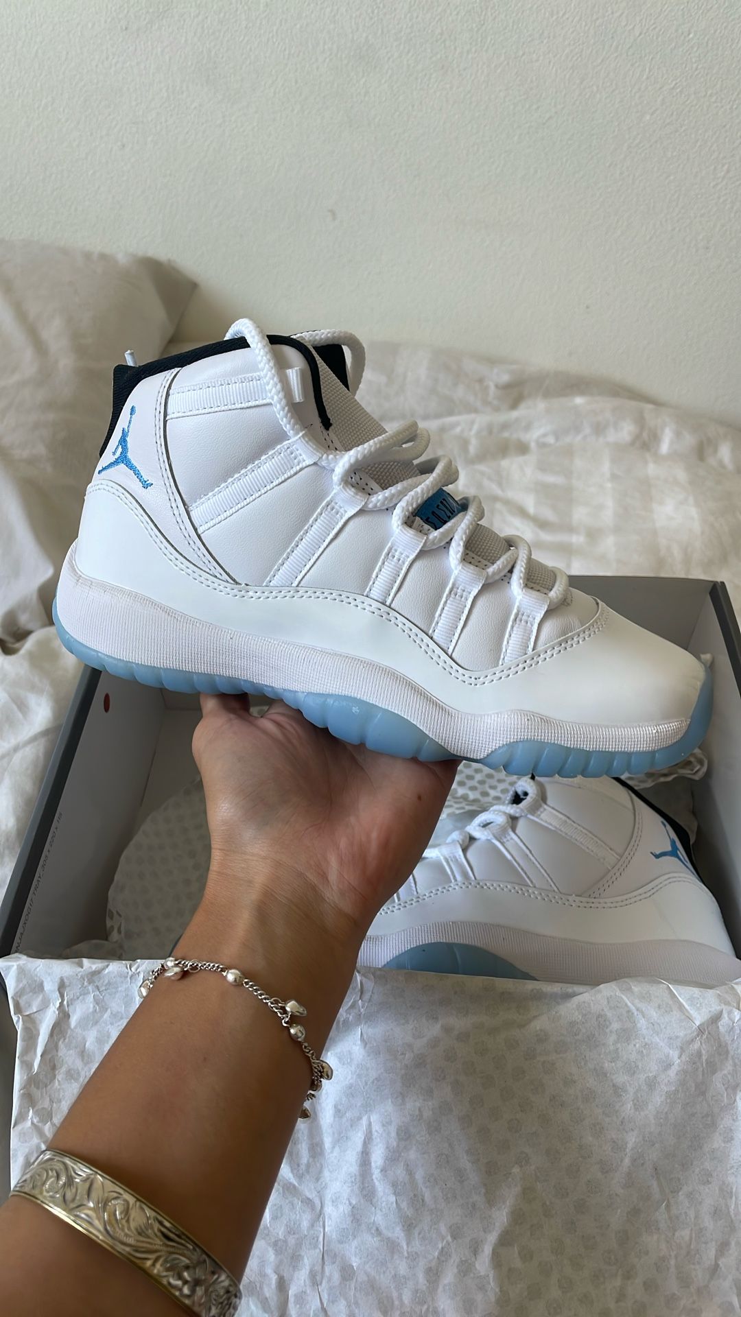 Jordan 11 Retro Legend Blue