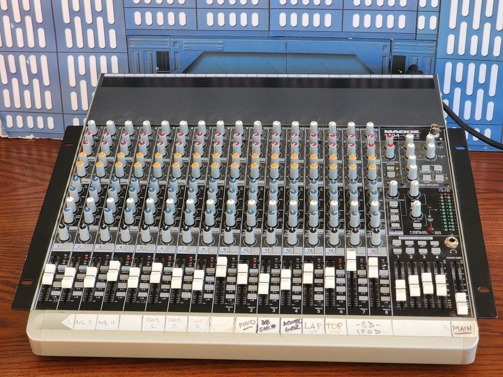 Mackie 1604-VLC3 Premium Mic/Line Mixer