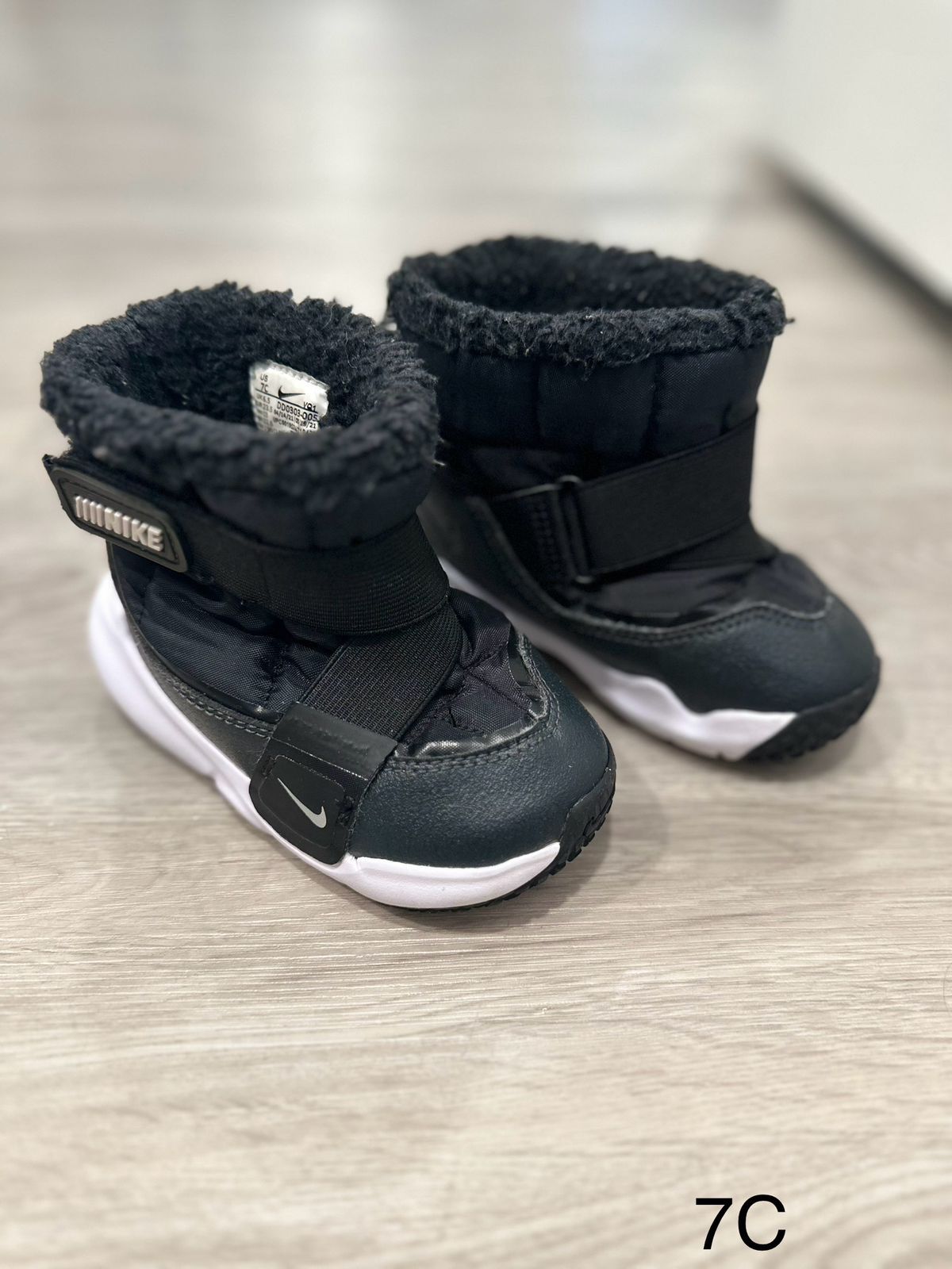 Nike Snow Boots 7c 