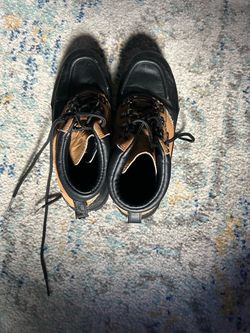 Winter boots size 5 1/2 USA