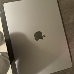 2022 MacBook Pro M2 