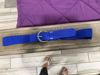 Under Armour Women's Softball Stretch Belt in Cobalt Blue with Silver Buckle