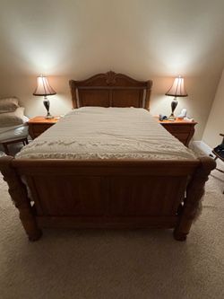 Queen bed freestanding