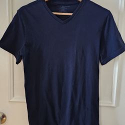 Boys Size Small Tommy Hilfer Dark Blue And Grey Tshirts