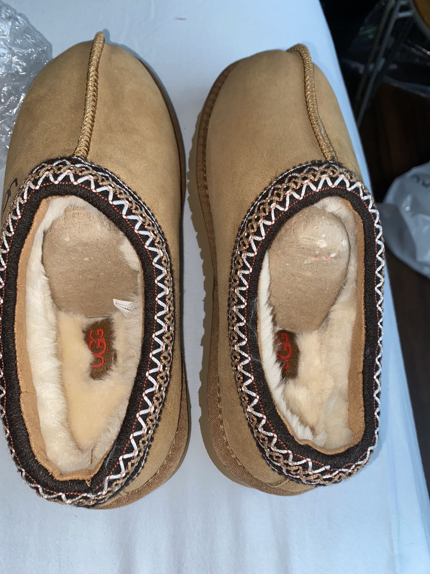 •UGG CHESTNUT SLIPPERS NEW Women’s Size 7•