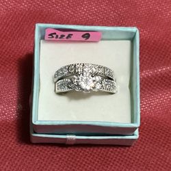 New- Beautiful Size 9 Wedding Rings Set Nice Style Bands & Blingy