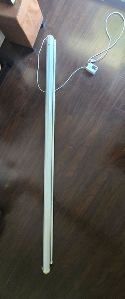 Electric Motorized Projector Screen + Remote