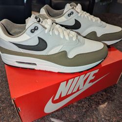 Nike Air Max 1 'Medium Olive' FD9082-102, Sz 11.5, Green/Black/Gray, Jordan 