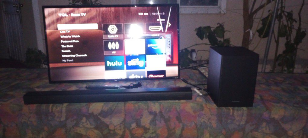 TCL 40 " Roku Smart Tv With Insignia Sound Bar 