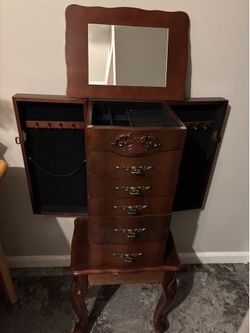 Jewelry box
