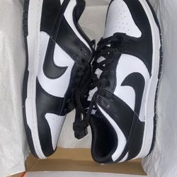 Nike Panda Dunks Low 🐼
