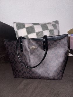 Coach signature tote