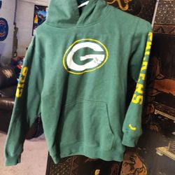 Green Bay Packers: pull over hoodie (10/12), No tears,, holes,, rips... Firm, Ship Available PayPal, 