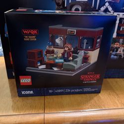 Lego Stranger Things - WSQK Radio Station GWP