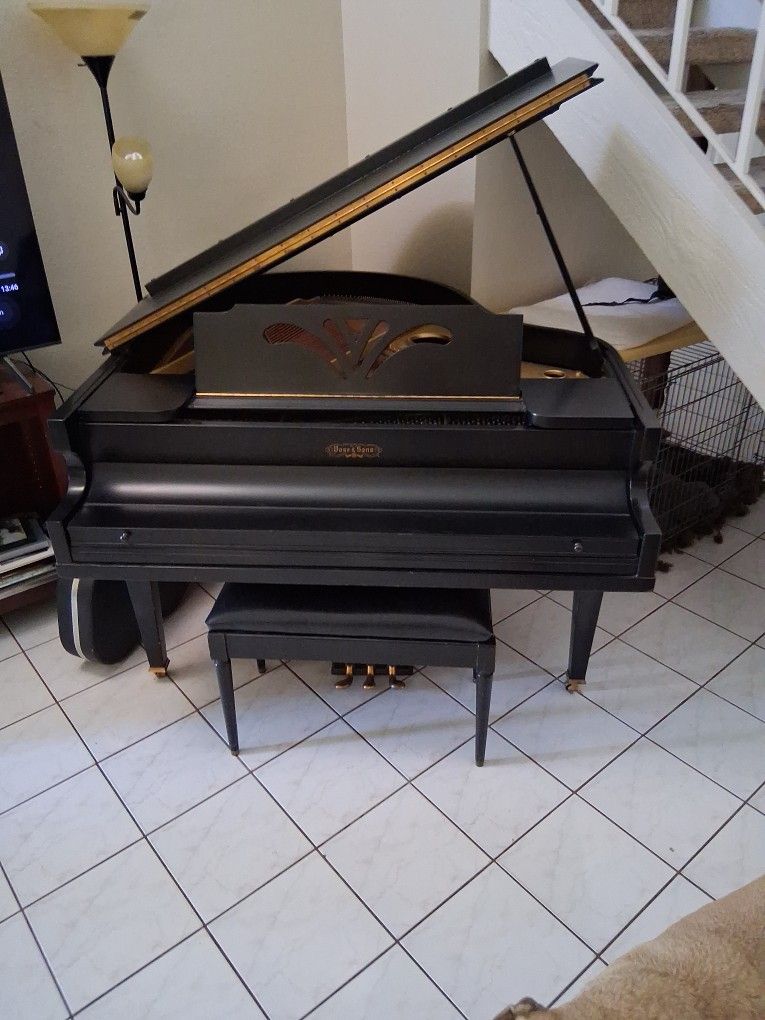 Vos $ Sons Baby Grand
