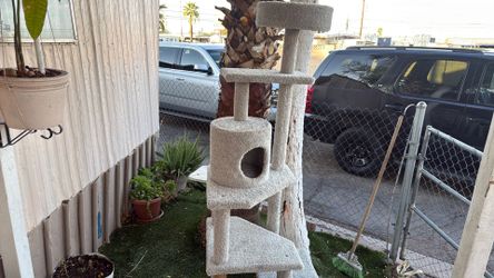 Cat tree