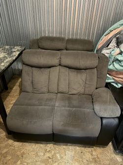 RECLINER COUCH
