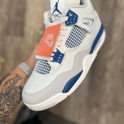 Jordan 4 Military Blue Size 7y 9.5,10,10.5m