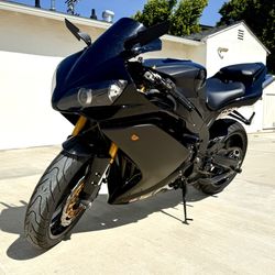 2008 Yamaha YZF R1