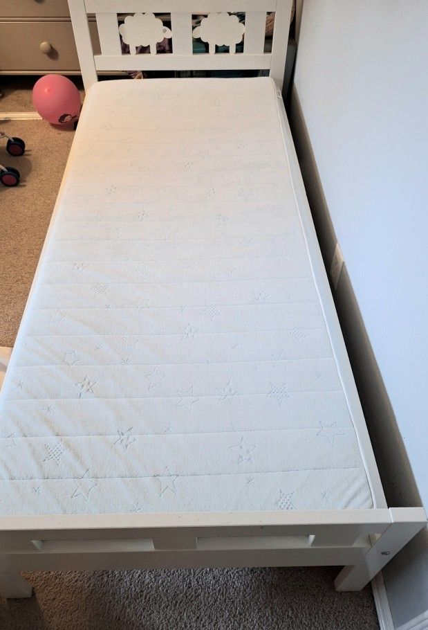 Toddler Bed And Matress 