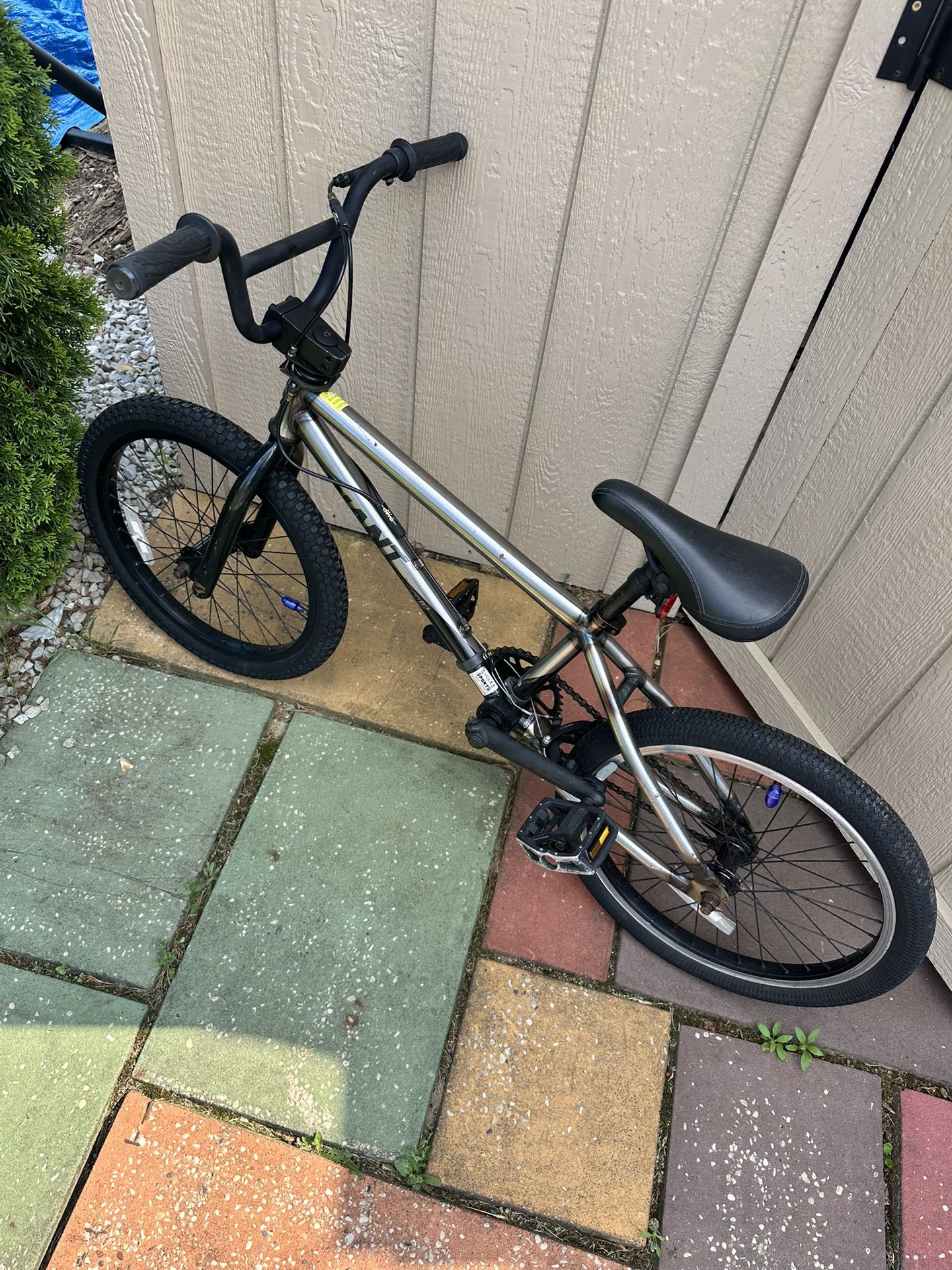 2008 Giant Method 02 Kid Bike/BMX Bike