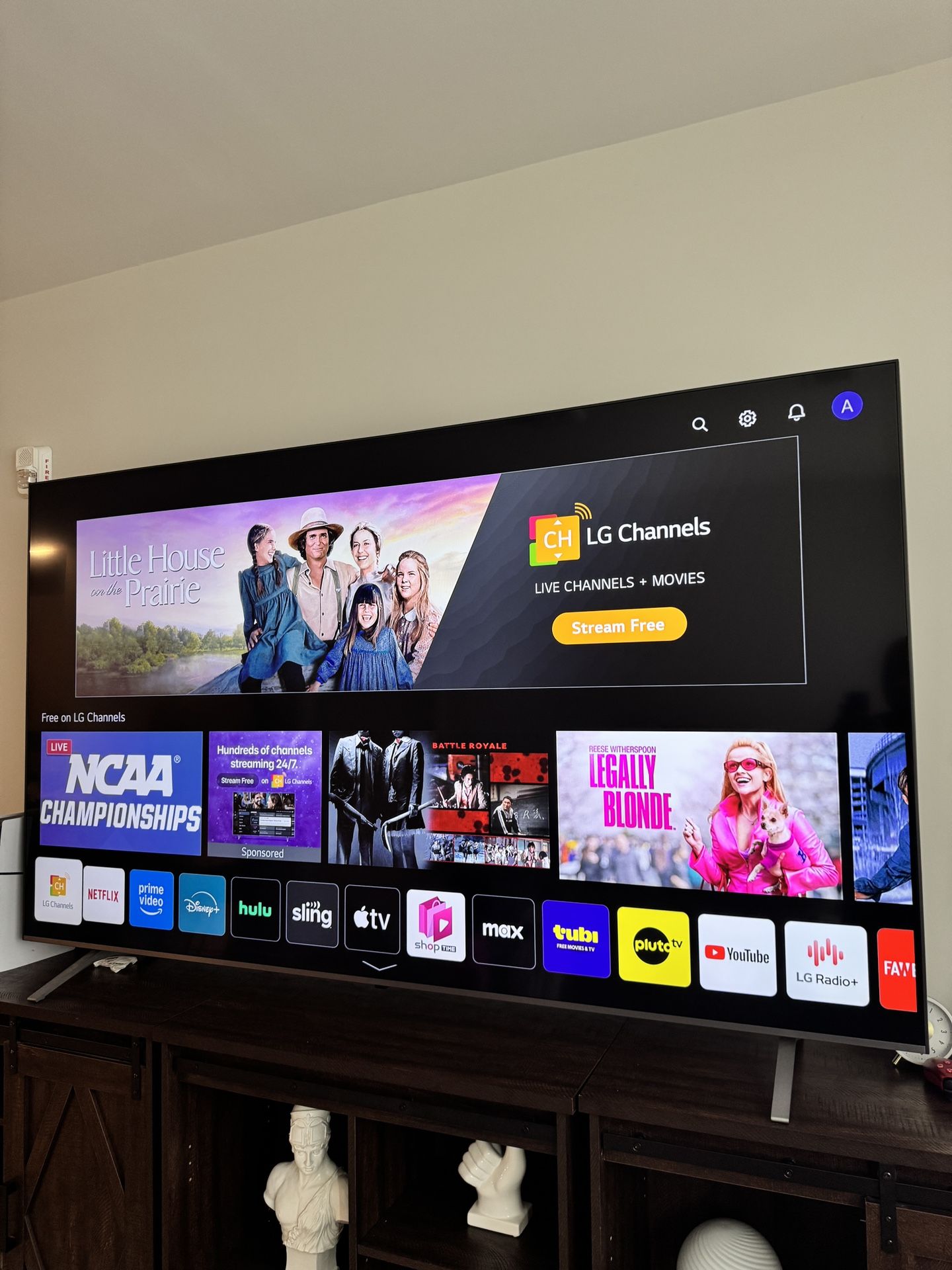 LG - 86" Class UQ75 Series LED 4K UHD Smart webOS TV (2022)