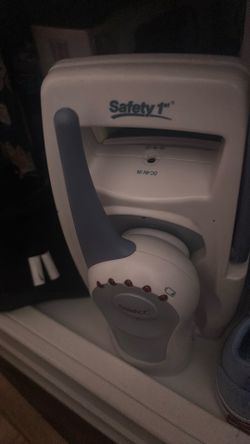 Baby monitor radio