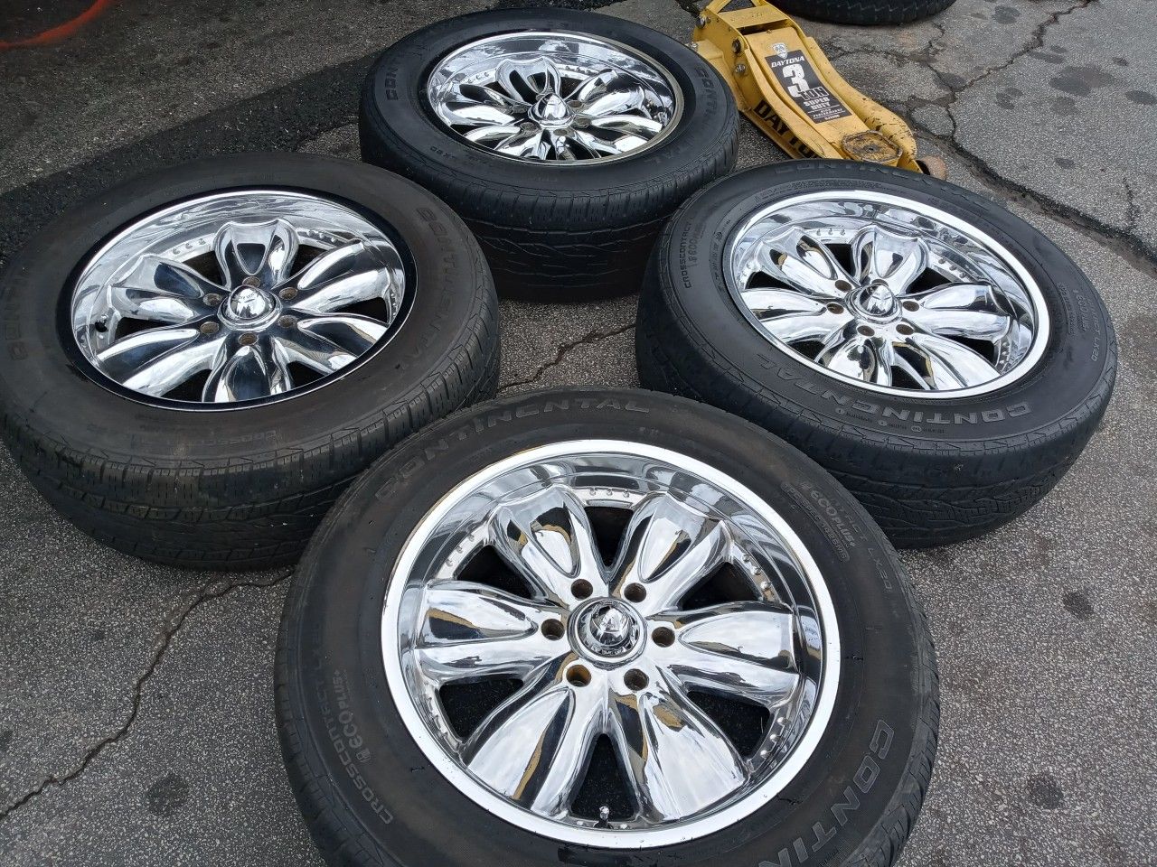 4 wheels end tires Chevrolet Silverado suburban Nissan Taitan 6 lug rin 20