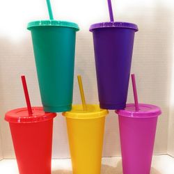 😍24oz Tumbler. Set Of 5 Cups 🌈