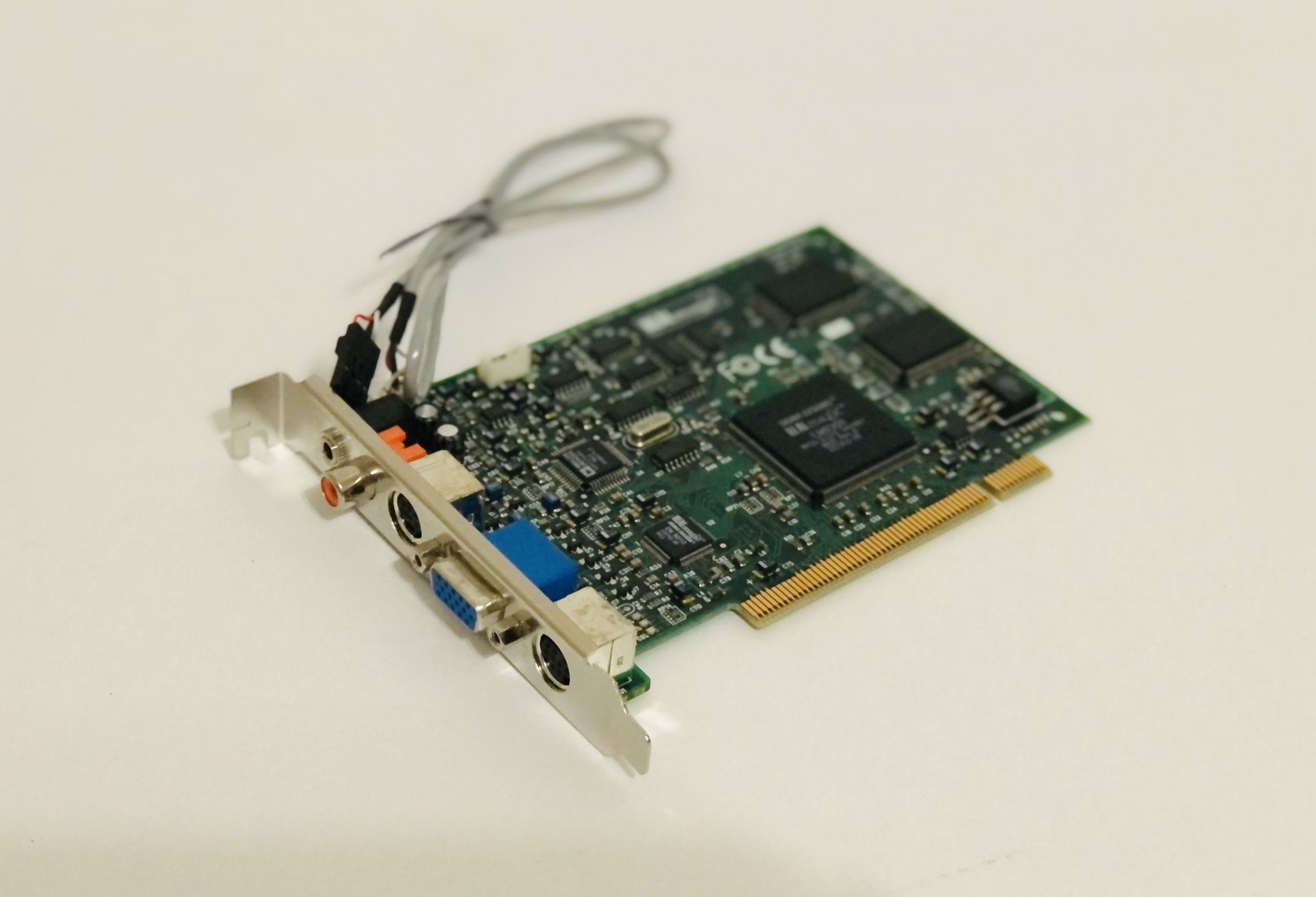 Sigma Designs Real magic Em8300 Mpeg-2/DVD Playback PCI Card d21910-28