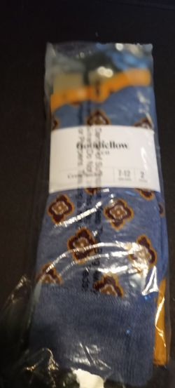 2 pairs of long socks