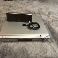 Panasonic SA-HT740 DVD Home Theater System + 5 Speakers