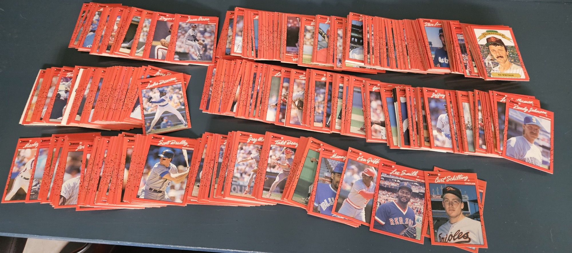 Lot of 700+ Donruss Baseball Cards (1990)