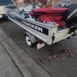 1994 TRACKER DEEP V fishing Boat