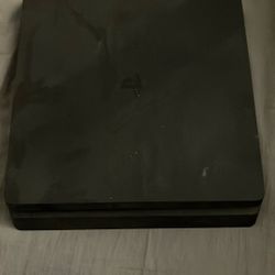 PS4 Slim 