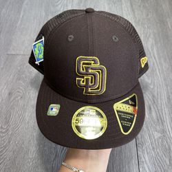 MLB San Diego Padres New Era On-Field Low Profile 59FIFTY Fitted Mesh Hat Brown